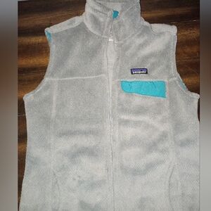 Patagonia Gray Fleece Vest with Teal Pocket Accent